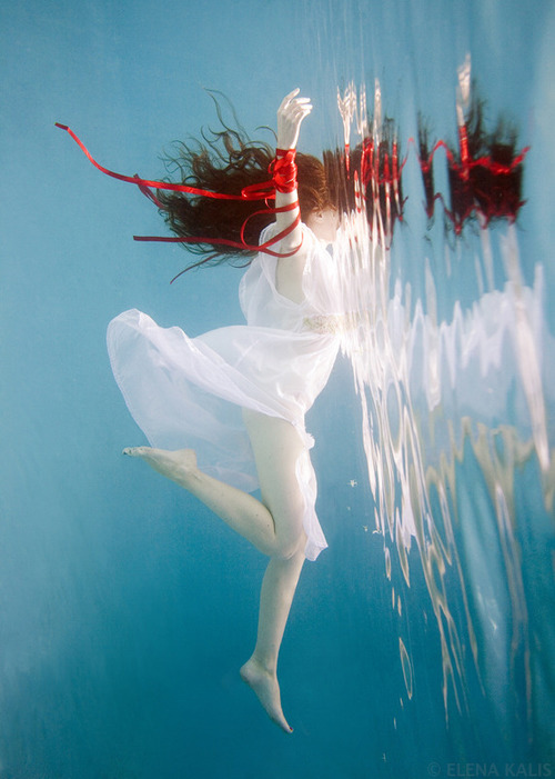 Underwater Elena Kalis Nadia Audigie Photography (15)