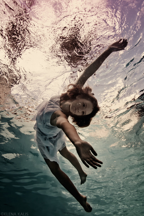 Underwater Elena Kalis Nadia Audigie Photography (20)